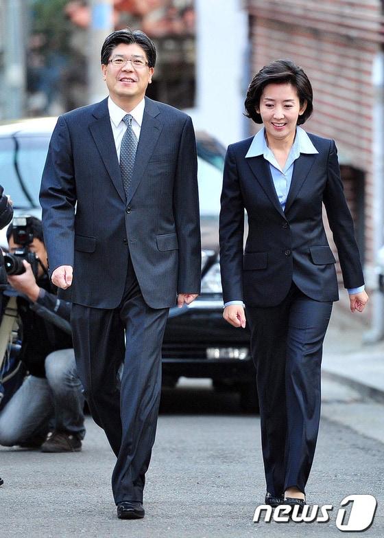 본문 이미지 - 김재호 부장판사(왼쪽)와 나경원 전 의원. © News1 이명근 기자