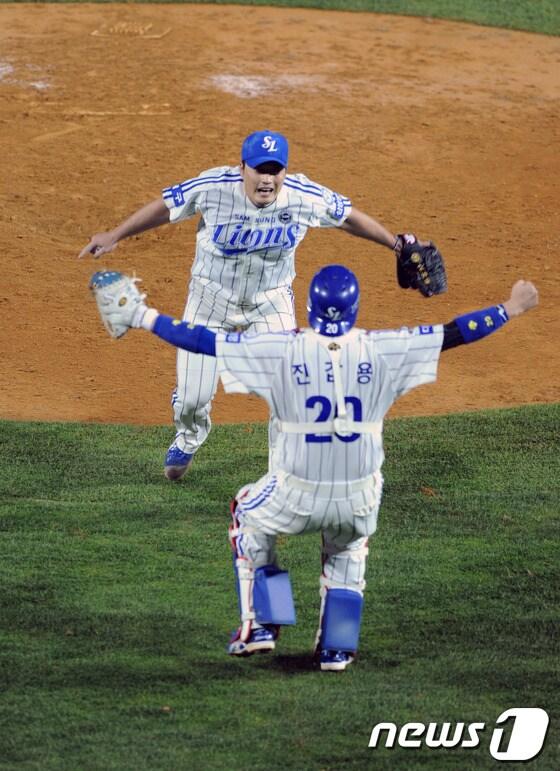 본문 이미지 - 삼성 라이온즈의 한국시리즈 2연패를 이끈 포수 진갑용. 류중일 월드베이스볼클래식(WBC) 감독은 3회 WBC 대회에서 진갑용에게 주장을 맡기겠다고 밝혔다. © News1   이동원 기자