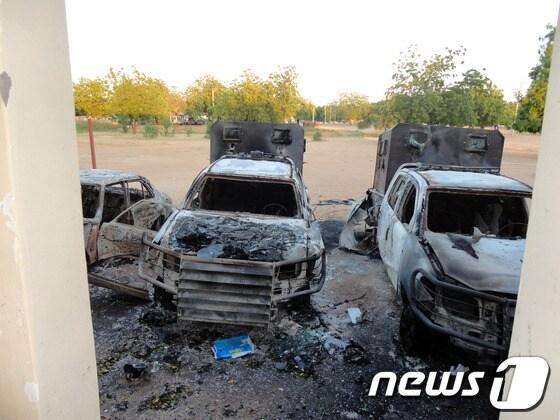 본문 이미지 - 4일 나이지리아 다마투루에서 이슬람 무장단체 보코 하람이 폭발을 일으켜 150여명이 사망했다.  (AFP=News1)