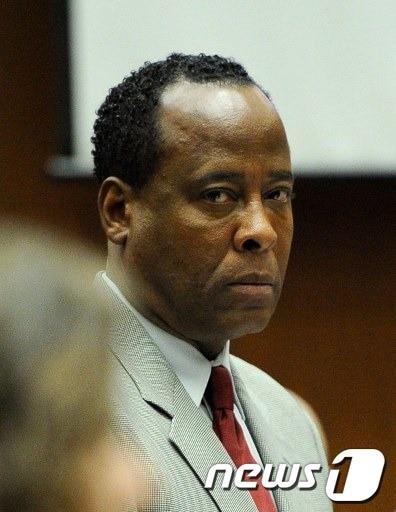 본문 이미지 - 마이클 잭슨의 전 주치의 콘래드 머리. © AFP=News1