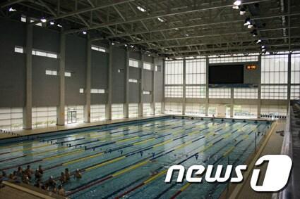 본문 이미지 - 전북 전주 완산수영장 내부/사진제공=전주시설관리공단© News1   박원기 기자