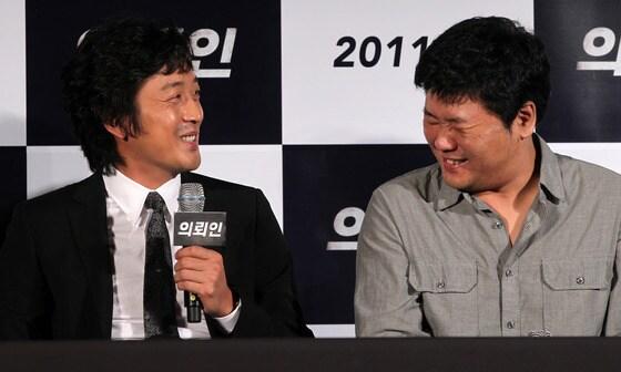 본문 이미지 - 배우 하정우(사진 왼쪽). © News1 이명근 기자