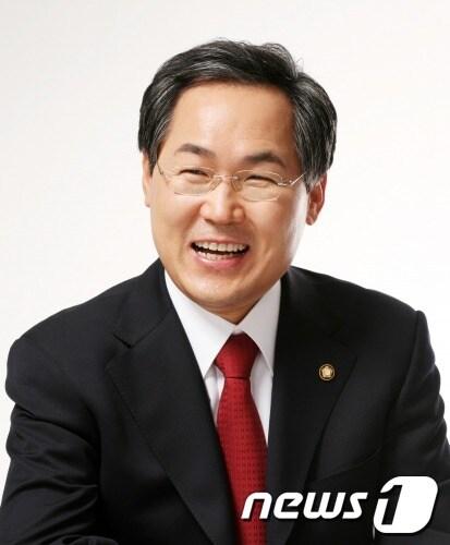 본문 이미지 - 우윤근 민주통합당 의원./사진제공=우윤근 의원측 © News1 김한식 기자