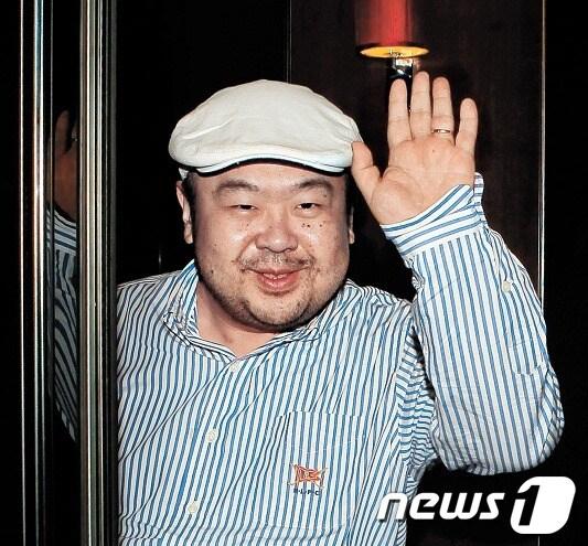 본문 이미지 - 마카오에서 2010년 포착된 김정남의 모습 © AFP=News1 