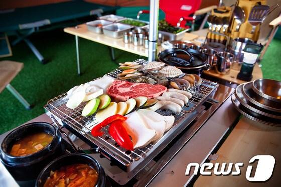 본문 이미지 - 부산 웨스틴조선호텔의 '캠핑&그릴'이 11월 30일까지 가을 특선메뉴를 선보인다.© News1 