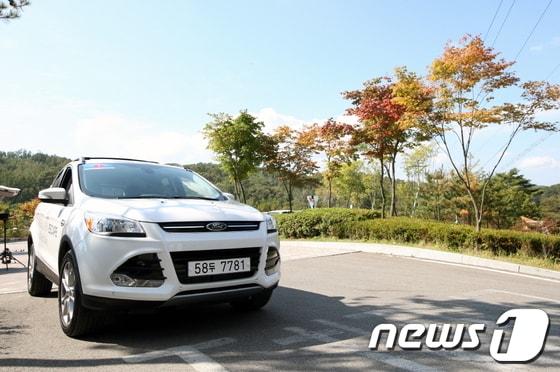 본문 이미지 - 포드 '2013 올 뉴 이스케이프'(사진제공=포드코리아)© News1   류종은 기자