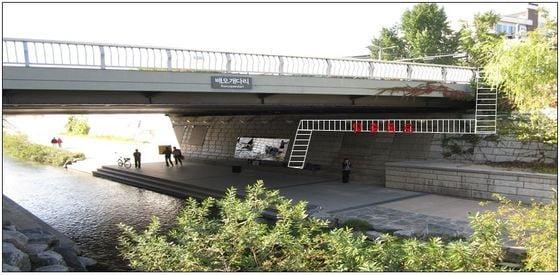 본문 이미지 - 배오개다리에 설치될 '비상탈출통로' 구상도. © News1  