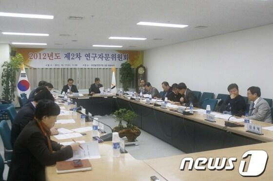 본문 이미지 - 연구자문위원회의 장면© News1 