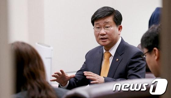 본문 이미지 -                                                민주당 전해철 의원. 2012.10.21/뉴스1 © News1 양동욱 기자