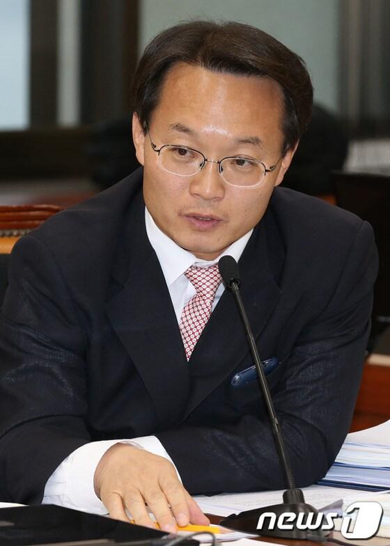 본문 이미지 - 조해진 새누리당 의원. 2012.10.22/뉴스1 © News1 양동욱 기자