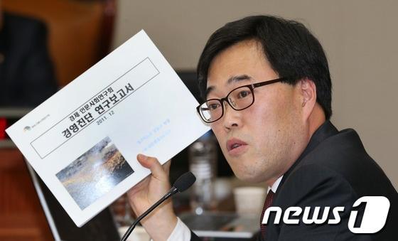 본문 이미지 - 민주당 김기식 의원. 2012.10.22/뉴스1 © News1   양동욱 기자