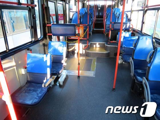 본문 이미지 -  저상버스 내부 (대구.경북 =뉴스1) 최창호 기자 ⓒ News1