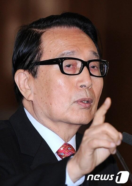 본문 이미지 - 박찬종 변호사. 2012.10.4/뉴스1 © News1   박철중 기자