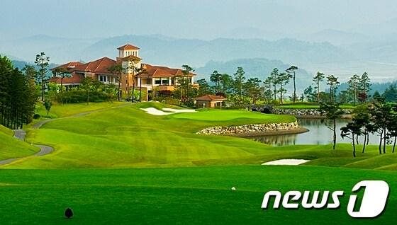 본문 이미지 - 순천 파인힐스 골프장의 아름다운 홀로 선정된 파인코스 9번홀 전경. © News1 