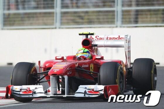 본문 이미지 - 전통의 빨간색 페라리 F1머신© News1 