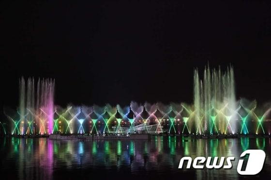 본문 이미지 - 목포 춤추는 바다분수/사진제공=목포시 © News1 박준배 기자