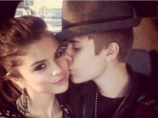 본문 이미지 - 저스틴 비버(오른쪽)과 셀레나 고메즈(저스틴 비버 트위터) © News1