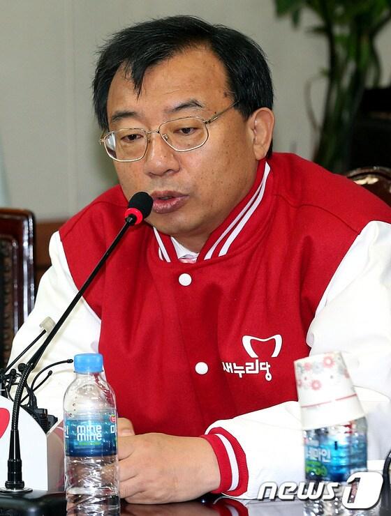 본문 이미지 -                                                                               이정현 새누리당 공보단장. 2012.11.2/뉴스1 © News1 이종덕 기자
