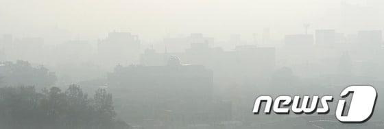 본문 이미지 - 안개가 낀 청주시. &#40;뉴스1  자료사진&#41; 