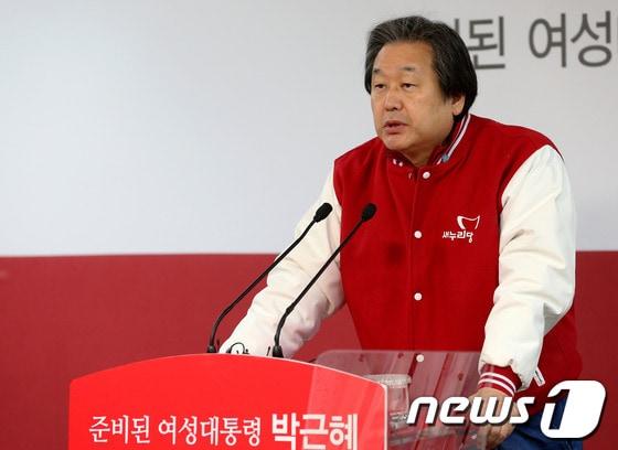 본문 이미지 - 김무성 새누리당 총괄선대본부장. 2012.12.14/뉴스1 © News1 박정호 기자