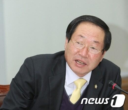 본문 이미지 - 성복용 이천시의회 자치행정위원장. © News1  