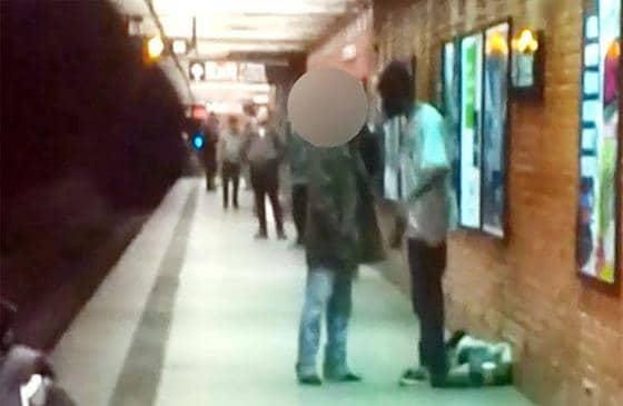 본문 이미지 - 사고 직전 상황을 찍은 영상에서 한기석씨와 용의자가 언쟁을 벌이고 있다. /사진=뉴욕데일리뉴스 © News1 