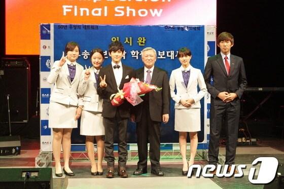 본문 이미지 - 왼쪽 세 번째부터 임시완, 김선종 총장 © News1 