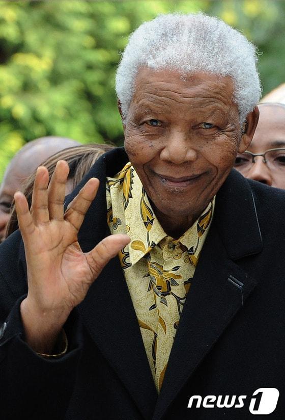 본문 이미지 - 넬슨 만델라 전 남아프리카공화국 대통령© AFP=News1 유기림 기자