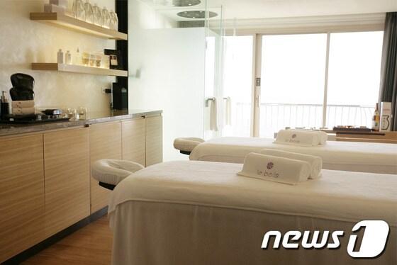 본문 이미지 - 파라다이스호텔 부산이 올 연말까지 일본 고급스파 브랜드와 제휴해 '휴(休)& 미(美) 패키지'를 진행한다.© News1 