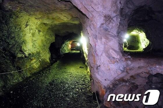 본문 이미지 - 가학폐광산 갱도 모습/사진제공=광명시© News1 