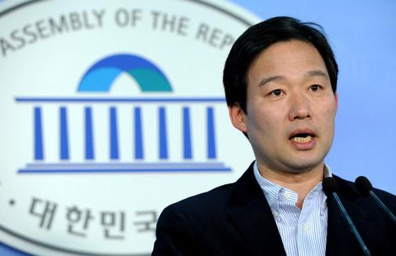 본문 이미지 - 신지호 전 새누리당 의원.