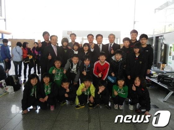 본문 이미지 - 함안 칠원초는 경남 지역에서 우수 선수를 배출하는 학교로 널리 알려져 있다. 