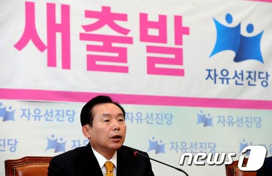 본문 이미지 - 이인제 자유선진당 비상대책위원장 © News1 박정호 기자