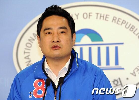 본문 이미지 - 강용석 전 의원. © News1 이종덕 기자