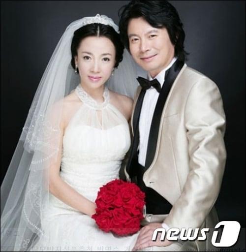 본문 이미지 - 올해초 합의이혼한 김혜영과 김성태. © News1  