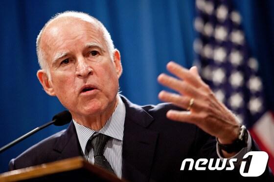 본문 이미지 - 제리 브라운 캘리포니아 주지사.© AFP=News1 