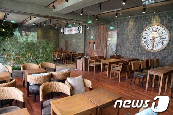 본문 이미지 - 카페베네 베이징 왕징 푸마점.(사진=카페베네)© News1  