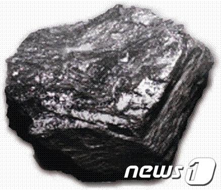 본문 이미지 - K2그룹이 인도네시아에서 본격 생산에 들어갈 유연탄./사진제공=KS그룹© News1 