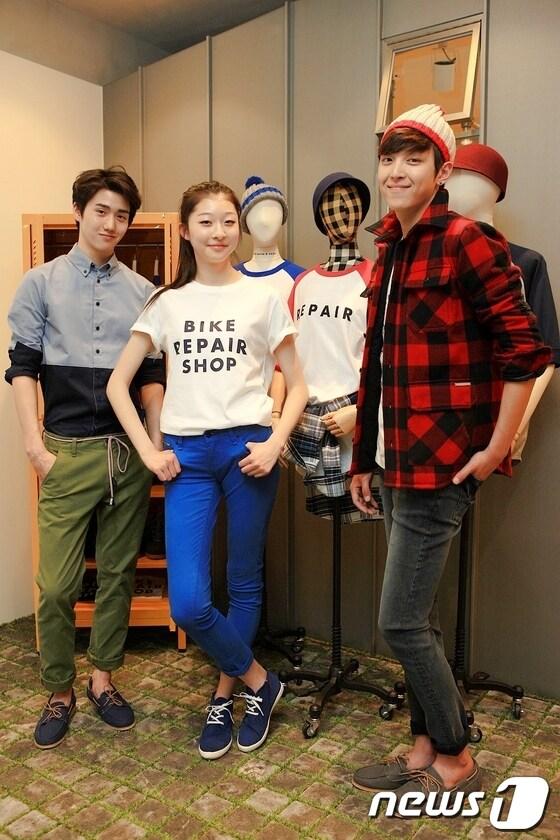 본문 이미지 - '바이크 리페셔 샵'을 입은 모델들이 포즈를 취하고 있다. (사진=제일모직 제공)© News1 
