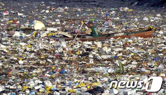 본문 이미지 - 태평양 표류 쓰레기 더미 © News1 