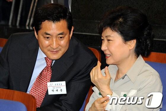 본문 이미지 - 박대출 새누리당 의원(왼쪽).2012.6.1/뉴스1 © News1 이광호 기자