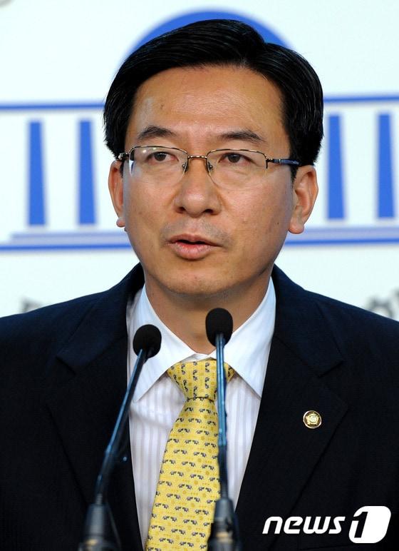 본문 이미지 - 민주통합당 정성호 대변인. 2012.6.13/뉴스1 © News1 박정호 기자