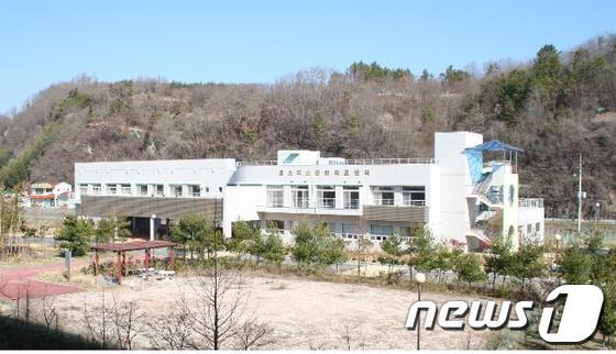 본문 이미지 - 14일 개원식을 갖는 경남 진주의료원의 독립시설형 호스피스 병동&#40;사진제공=경남도청&#41;© News1 