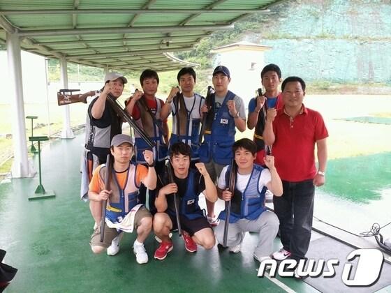 본문 이미지 - 울산 북구청 사격팀이 제32회 전국 실업단 사격대회에서 종합우승을 차지하며 대회 4연패를 기록했다. / 사진제공=울산 북구청 © News1 