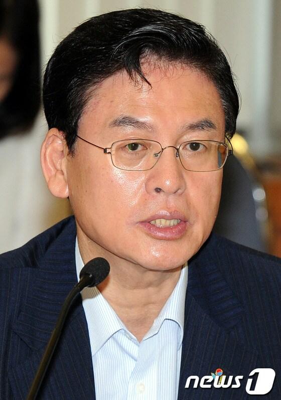 본문 이미지 - 정우택 새누리당 최고위원.2012.6.26/뉴스1 © News1 이광호 기자