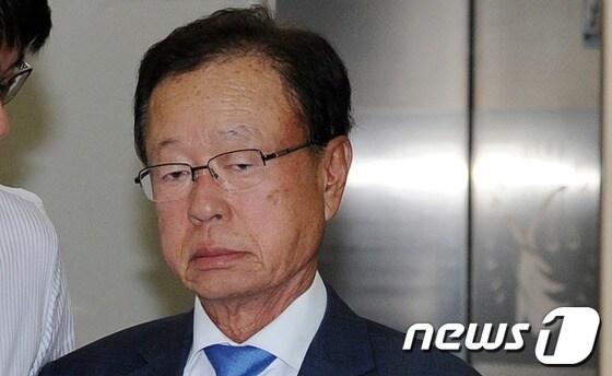 본문 이미지 - 박희태 전 국회의장. 2012.6.4/뉴스1 © News1   허경 기자