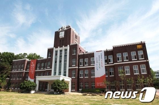 본문 이미지 - 전남대 개교 60주년을 맞아 역사관이 들어서는 용봉관 