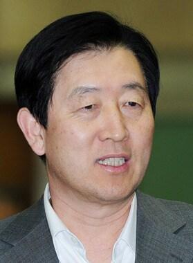 본문 이미지 - 7일 '삼성그룹 콘트롤타워'인 미래전략실장에 임명된 최지성 삼성전자 부회장(61). 2012.6.7/뉴스1 © News1   오대일 기자