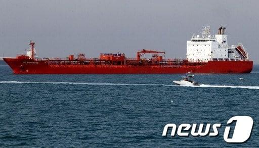 본문 이미지 - 이란 반다르 압바스 항구의 이란 유조선 © AFP=News1  