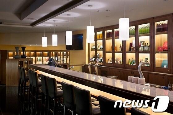 본문 이미지 - 노보텔 앰배서더 부산의 르 부숑 바.© News1 